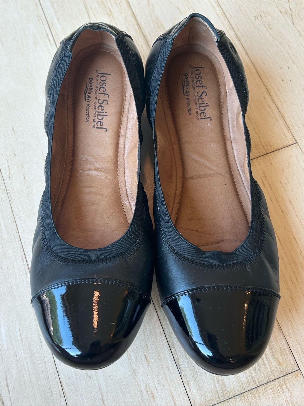 Josef Seibel Pippa Black Leather Cap-Toe Ballet Flats with Patent Toe Size 10